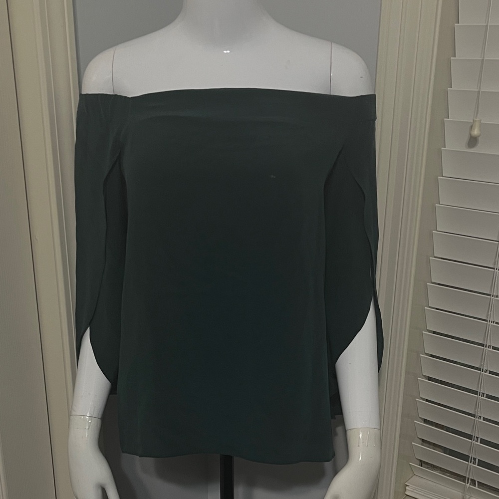Bailey 44 women's Elegant Off-Shoulder Green Women's Top.  CONT N